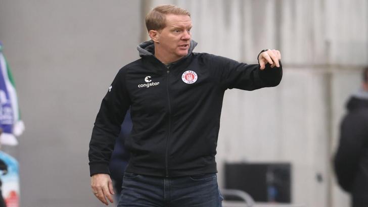 St Pauli coach Timo Schultz